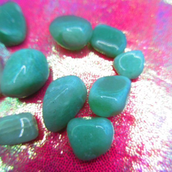 Green Aventurine Tumbled 1 Ounce Grid Set - Picture 5 of 5